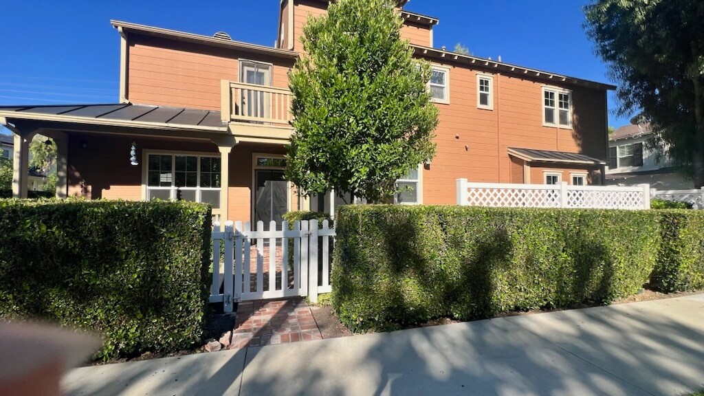 1 Mill Ridge Farm in Mission Viejo, CA - Building Photo