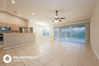 3404 68th St W in Lehigh Acres, FL - Foto de edificio - Building Photo