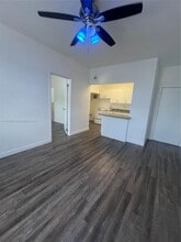 2300 W Flagler St in Miami, FL - Building Photo - Building Photo