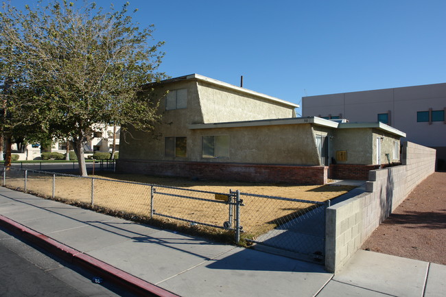 501 Shadow Ln in Las Vegas, NV - Foto de edificio - Building Photo