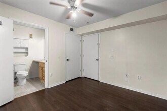 3921 SW 34th St, Unit 204 in Gainesville, FL - Foto de edificio - Building Photo
