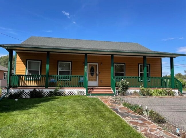 property at 3205 S Russell St