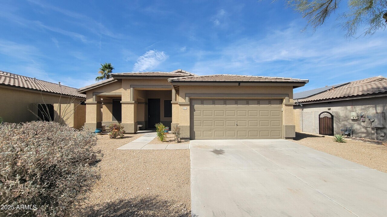 18372 W Capistrano Ave in Goodyear, AZ - Building Photo