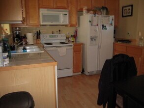 8646 NE Trafalgar Ln in Hillsboro, OR - Building Photo - Building Photo