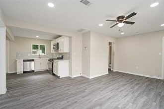 9409 Fairland Dr in Houston, TX - Building Photo - Building Photo