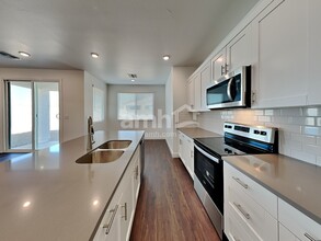 17170 W Golden Ln in Waddell, AZ - Foto de edificio - Building Photo