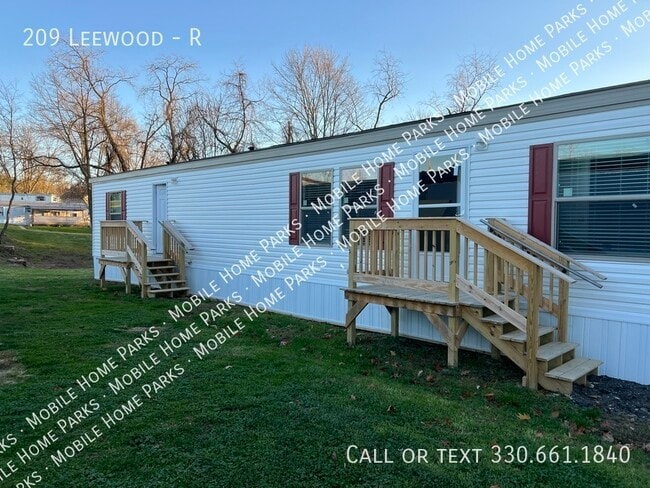 209 Leewood Dr in New Kensington, PA - Building Photo - Building Photo