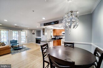 6603 Thackwell Way in Alexandria, VA - Building Photo - Building Photo