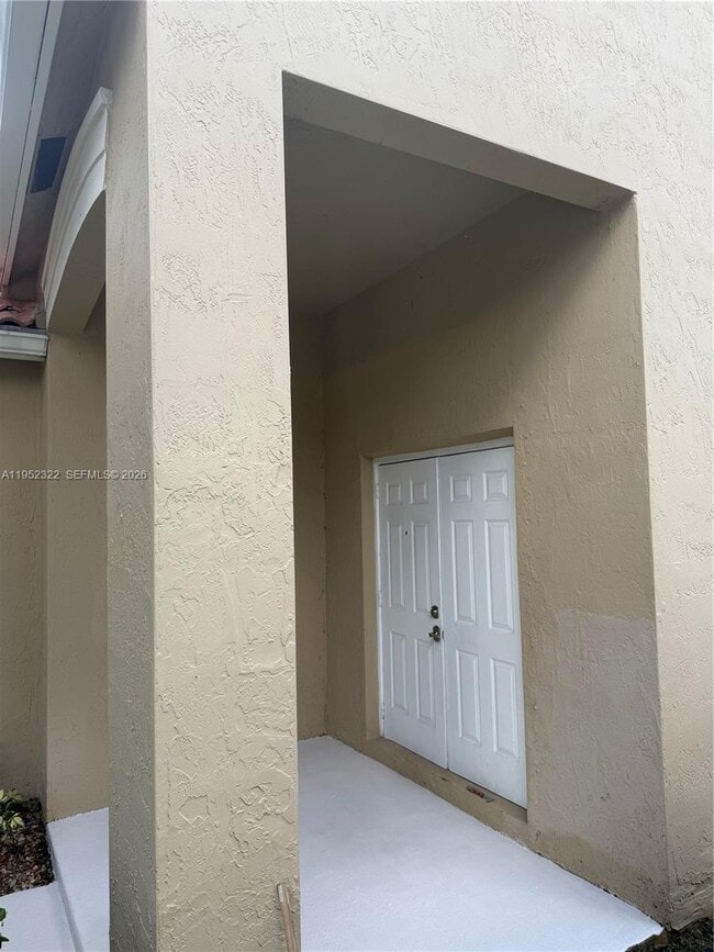 1288 Camellia Cir in Weston, FL - Building Photo - Building Photo