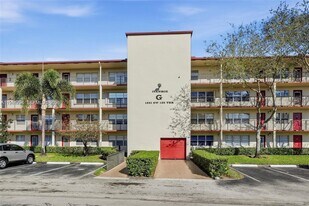 1551 SW 135th Terrace in Pembroke Pines, FL - Building Photo