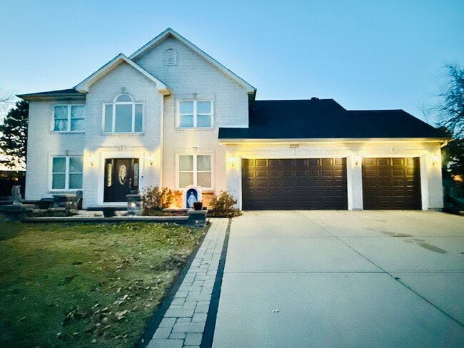 property at 2727 Sweetbroom Ct