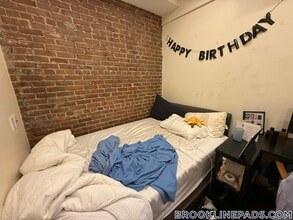 1203 Beacon St, Unit 6 in Brookline, MA - Foto de edificio - Building Photo