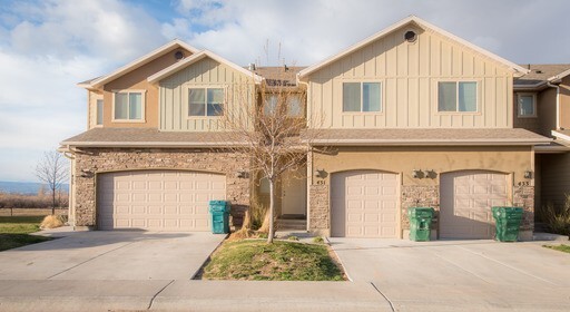 420 E Red Fox Ln in Vernal, UT - Building Photo