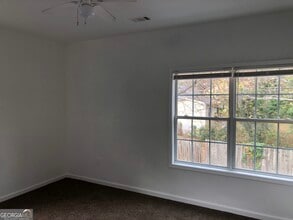 2457 Donald Lee Hollowell Pkwy NW in Atlanta, GA - Foto de edificio - Building Photo