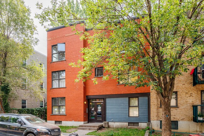 740 Saint-Ferdinand Rue