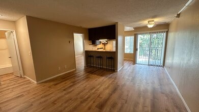 7500 Parkway Dr in La Mesa, CA - Building Photo - Building Photo