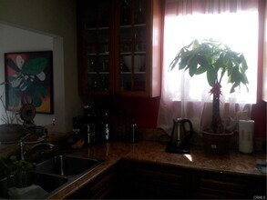 5122 Lindley Ave in Los Angeles, CA - Building Photo - Building Photo