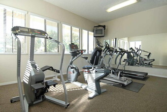 Woodside Village in Ventura, CA - Building Photo - Building Photo
