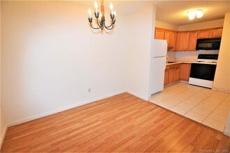 185 Scott Rd in Waterbury, CT - Building Photo - Building Photo