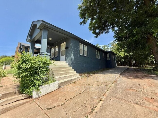 property at 509 W Hill St