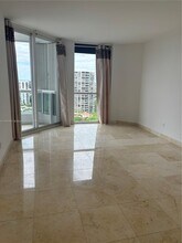 21055 NE 37th Ave, Unit 1707 in Aventura, FL - Building Photo - Building Photo