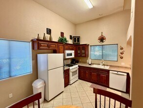 10685 Calle Raquel in Yuma, AZ - Foto de edificio - Building Photo