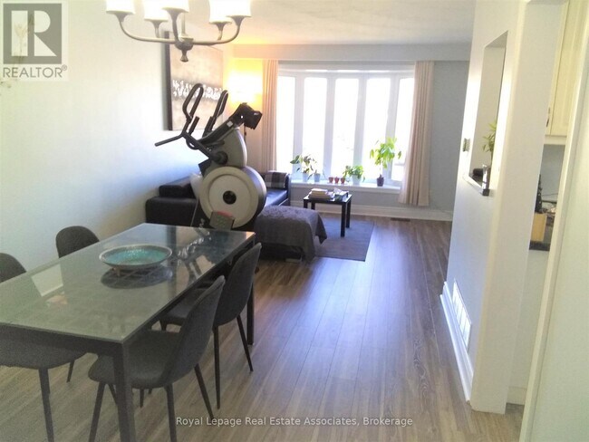 1492 Sandgate Crescent in Mississauga, ON - Building Photo - Building Photo