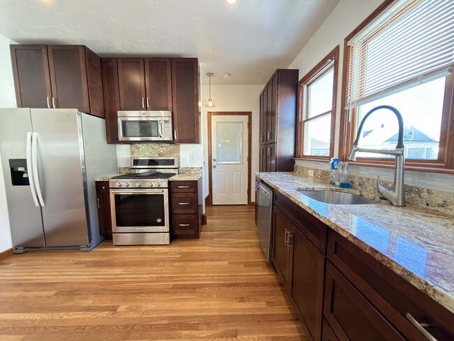 36 Chipman St, Unit 2 in Medford, MA - Building Photo - Building Photo