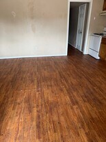 750 Bonham St, Unit 220 in Paris, TX - Building Photo