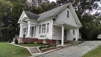 6476 Pine Rd in Thomasville, PA - Building Photo