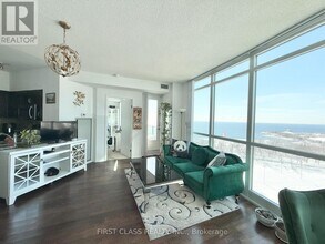 215 Fort York Blvd in Toronto, ON - Building Photo - Building Photo