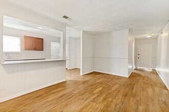 10125 Muskogee Dr in Dallas, TX - Building Photo - Building Photo