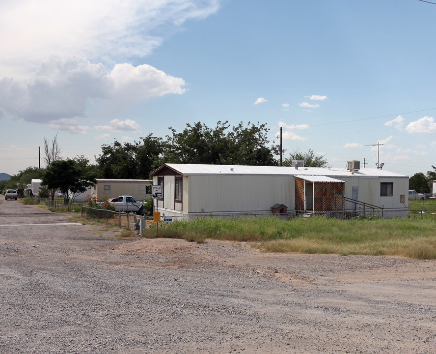 Santa Cruz in Tucson, AZ - Foto de edificio