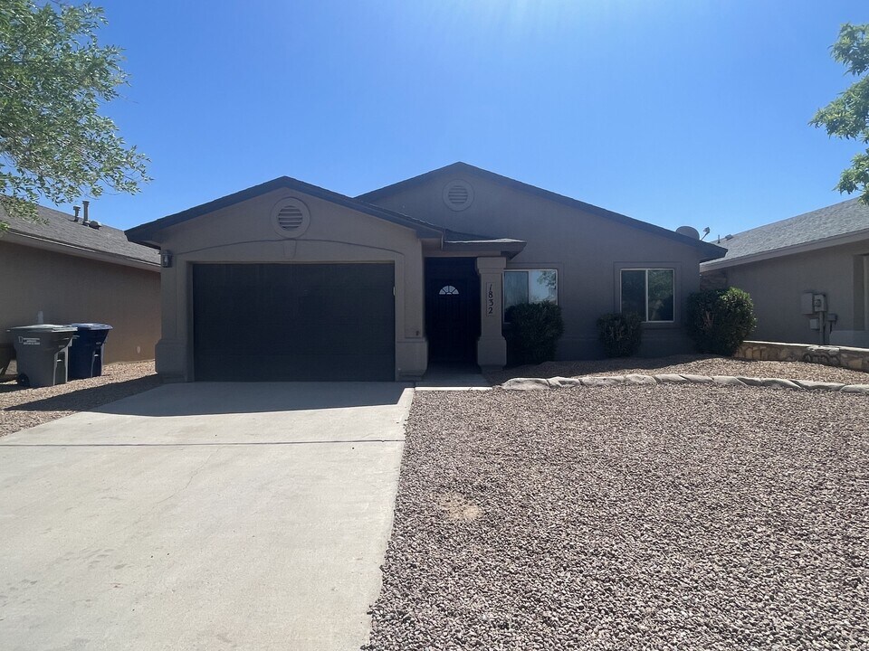 1832 Shreya St in El Paso, TX - Building Photo
