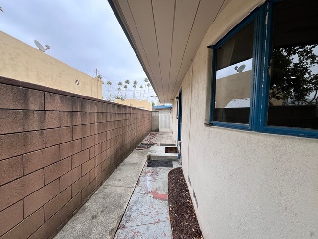 1122-1124 N San Gabriel Ave in Azusa, CA - Building Photo - Building Photo
