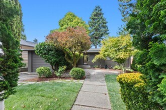 3527 43rd Ave W in Seattle, WA - Building Photo - Building Photo