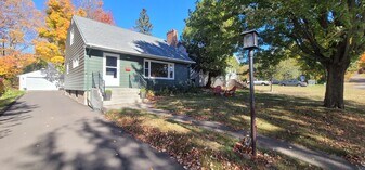 123 E Mankato St in Duluth, MN - Building Photo