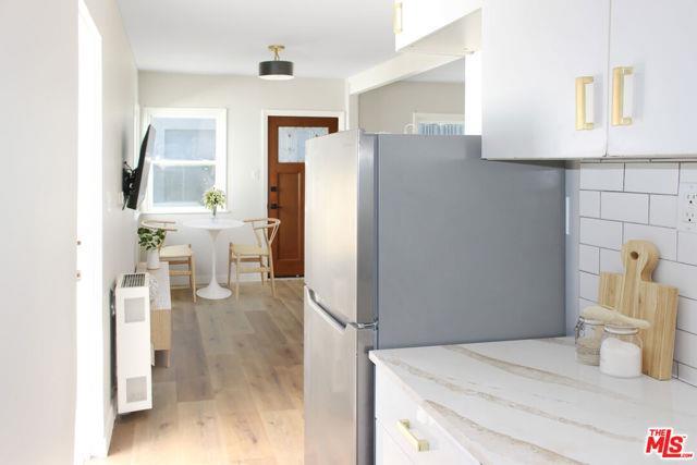 464 Sherman Ave in Los Angeles, CA - Building Photo