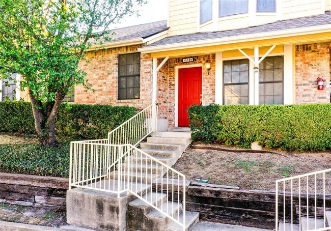 11901 Swearingen Dr in Austin, TX - Building Photo - Building Photo