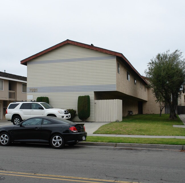 7921 Stark St in Huntington Beach, CA - Building Photo - Building Photo