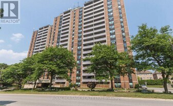 1210 Radom St in Pickering, ON - Building Photo