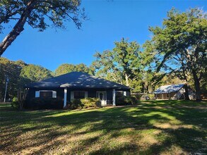 1174 Old Prattville Rd in Millbrook, AL - Foto de edificio - Building Photo