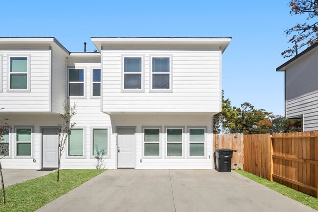 property at 8302 Tidwell Rd