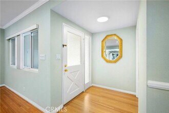 841 Irving Dr in Burbank, CA - Building Photo - Building Photo