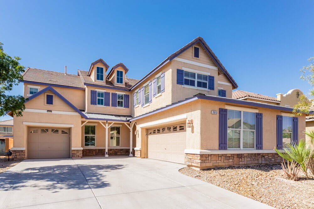 2613 E Cliff Lodge Ave in North Las Vegas, NV - Foto de edificio