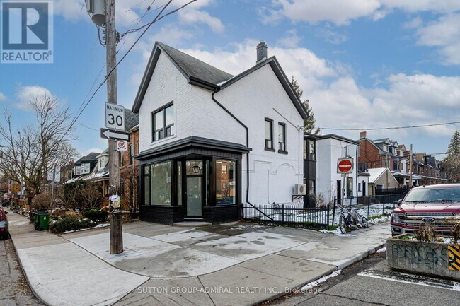 858 Palmerston Ave in Toronto, ON - Building Photo - Building Photo