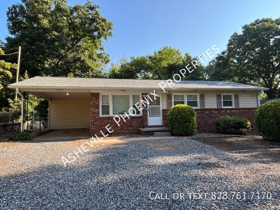 726 Fairview Rd in Asheville, NC - Building Photo
