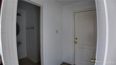 15 Monette St in Edinburg, TX - Building Photo - Building Photo