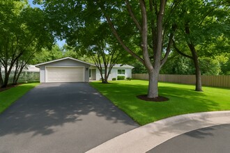 4224 Edgewood Ave N in Minneapolis, MN - Building Photo - Building Photo