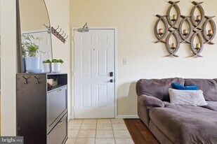 10208 Ashbrooke Ct in Oakton, VA - Building Photo